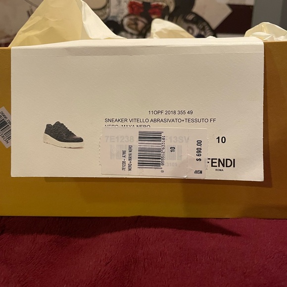 Mens fendi shoes - Picture 12 of 13